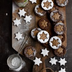 biscotti al cacao con crema al alle nocciole 56 2 (1 di 1)